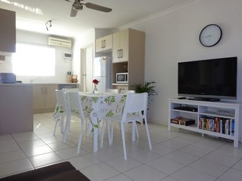 Selene Holiday Apartment AtWest Beach - Kempsey Accommodation 1