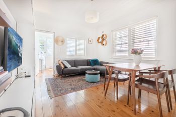 Picturesque Bellevue Hill 2BR Apt H452 - Kempsey Accommodation 0