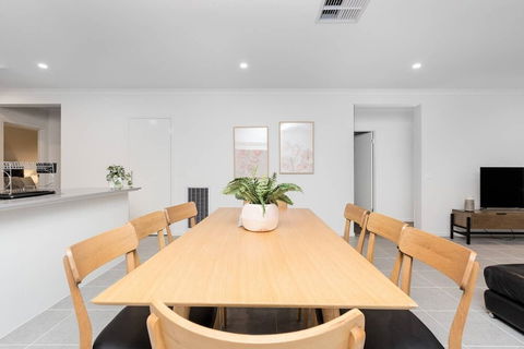 Resortstyle 4BR House With Parking@werribee - Kempsey Accommodation 5