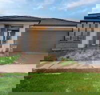 Resortstyle 4BR House With Parkingwerribee - Kempsey Accommodation
