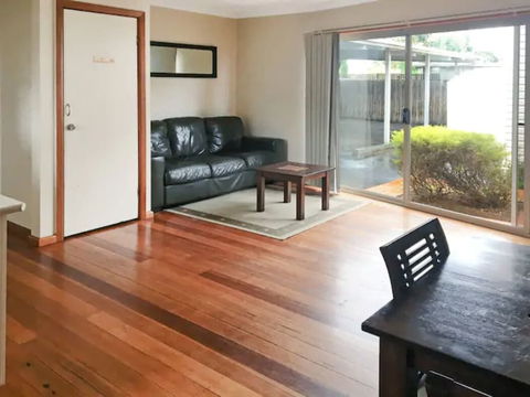 Home Near Shops & Beach - Kempsey Accommodation 4