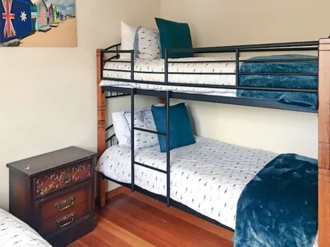 Home Near Shops & Beach - Kempsey Accommodation 5