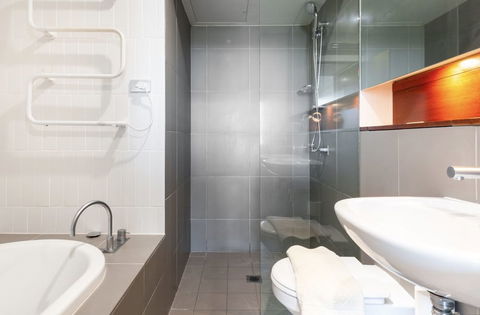 Bellevue Hill Designer - Kempsey Accommodation 5