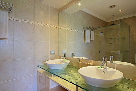 A Perfect Stay - 3 James Cook Apartments - Kempsey Accommodation 4