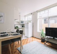 Cosy Melbourne Apartment Close To CBD - Kempsey Accommodation