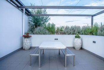 Vibrant City Pad - Kempsey Accommodation 6