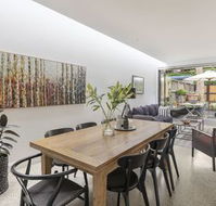 Stunning Executive Home in Glebe - Kempsey Accommodation