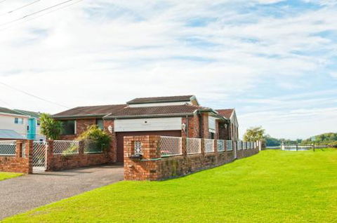 HAIS18G Riverside Delight - Kempsey Accommodation 1