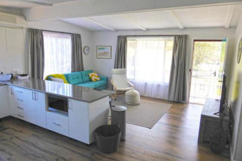 The Relax Shack At Culburra Beach Sleeps 7 - Kempsey Accommodation 3