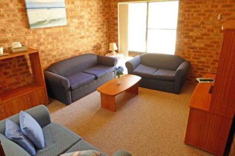 Dolphins Delight At Culburra Beach - Kempsey Accommodation 6