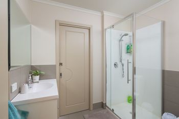 The Executive B & B - Kempsey Accommodation 6