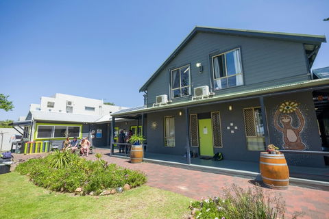 Dunsborough Beachouse YHA Backpackers - Kempsey Accommodation 0
