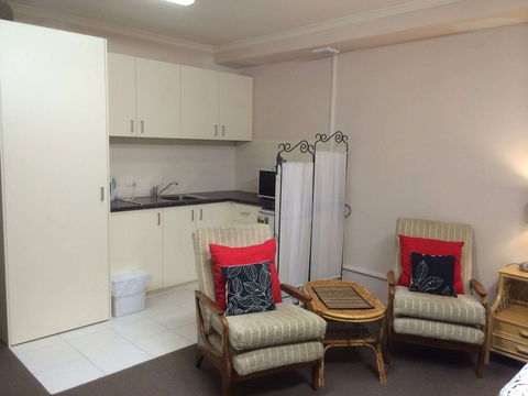 Box Hill Studios 4 At Canterbury Gardens - Kempsey Accommodation 3