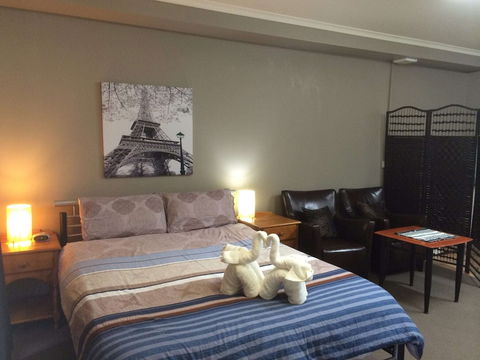 Box Hill Studios 4 At Canterbury Gardens - Kempsey Accommodation 6