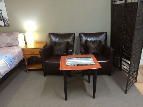 Box Hill Studios 4 At Canterbury Gardens - Kempsey Accommodation 0