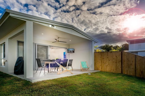 Blue Lagoon Villa B - Kempsey Accommodation 1