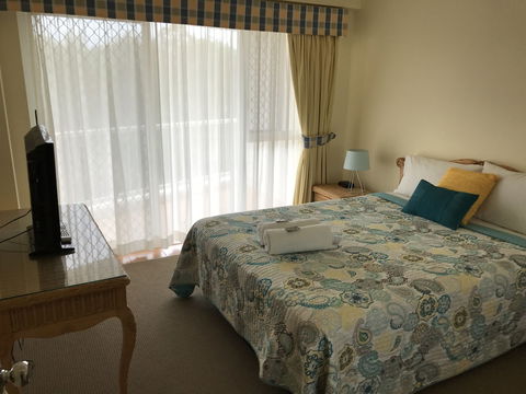 Fairways Golf & Beach Retreat - Kempsey Accommodation 6