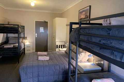 Aalberg Chalet - Kempsey Accommodation 7