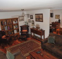 The Pommy Tree - Kempsey Accommodation