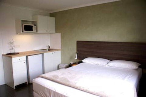 Mackay Motor Inn - Kempsey Accommodation 0
