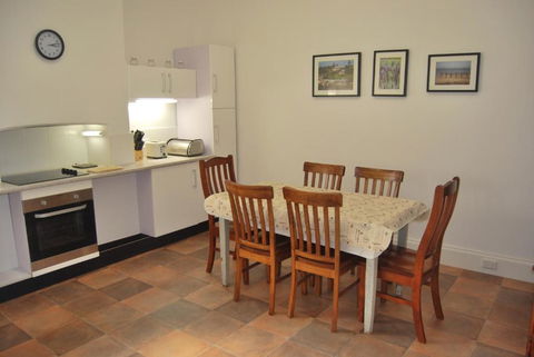Jacaranda Cottage - Kempsey Accommodation 6