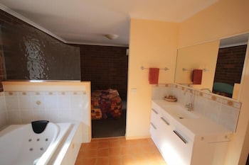 Rubyvale Motel & Holiday Units - Kempsey Accommodation 6