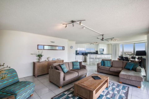 Chateau Royale - Kempsey Accommodation 3