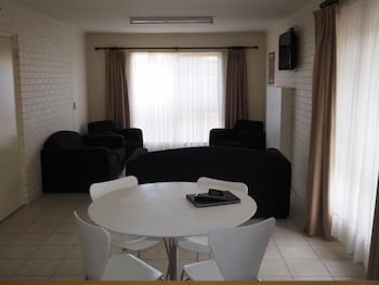 Jacaranda Motel & Holiday Units - Kempsey Accommodation 5