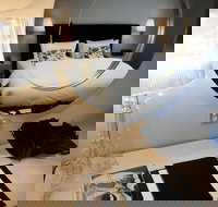 5 Rooms At The Stirling Hotel - Kempsey Accommodation