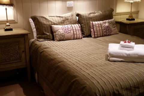 Autumn Abode Cottages Two - Kempsey Accommodation 7
