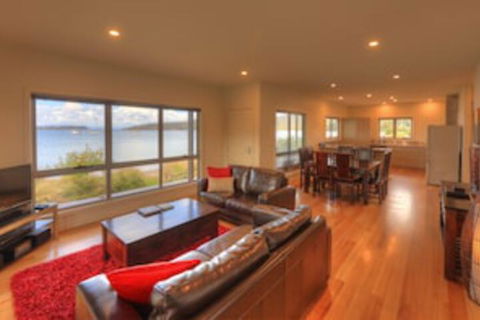 Fairwinds - Essentially Tas - Kempsey Accommodation 0