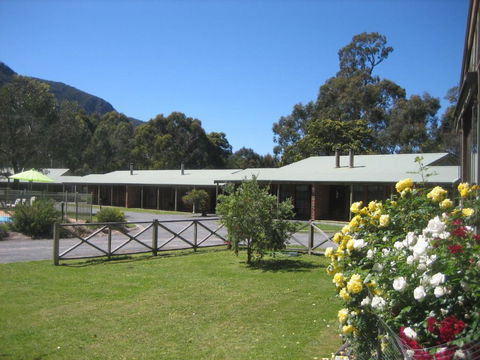 Halls Gap Log Cabins - Kempsey Accommodation 3