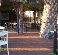 McDougal Wines / St Elmo Cafe - Kempsey Accommodation