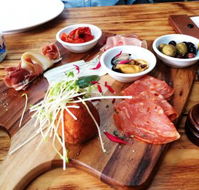 Cattinalla's Caffe  Wine Bar - Kempsey Accommodation