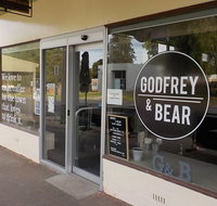 Godfrey and Bear - Kempsey Accommodation