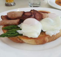 Hughzies Lakeside Brasserie - Kempsey Accommodation