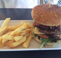 Jules by the Lake Cafe - Kempsey Accommodation