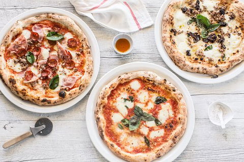 Trecento Woodfired Pizzeria & Bar - Kempsey Accommodation 0