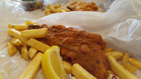 Burleigh Heads Fishmongers - Kempsey Accommodation 0