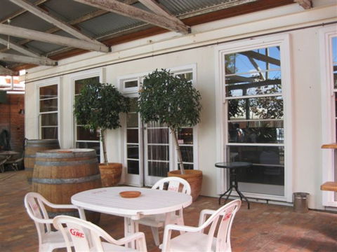 Star Hotel Ruthergen - Kempsey Accommodation 1