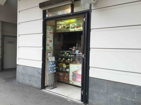 V8 Rolls - Kempsey Accommodation 0