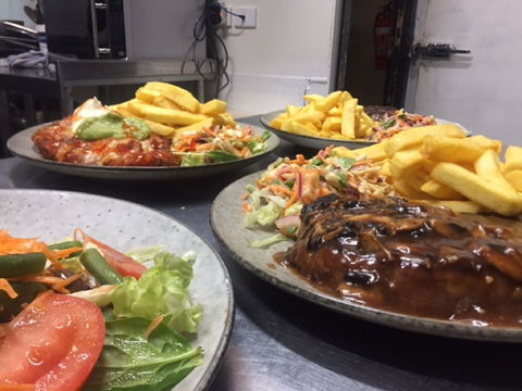 The Albion Hotel - Kempsey Accommodation 2