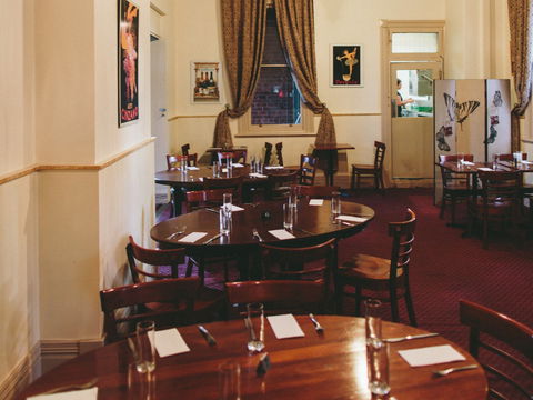 Victoria Hotel Bistro - Kempsey Accommodation 1