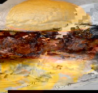 Sneaky Burger - Kempsey Accommodation