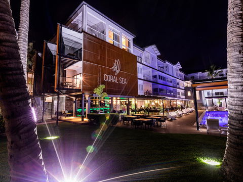 The Rocks - Restaurant, Bar, Pool Club - Kempsey Accommodation 0