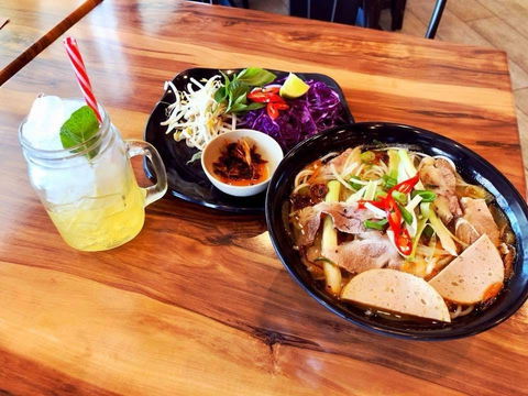 Viet's Taste - Kempsey Accommodation 0