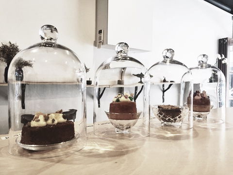 EITHER OR - Kempsey Accommodation 0