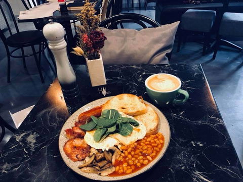 HWL Cafe & Bar - Kempsey Accommodation 0