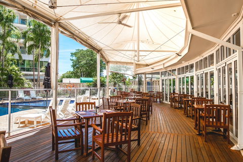 Poolside Restaurant And Bar - Kempsey Accommodation 0