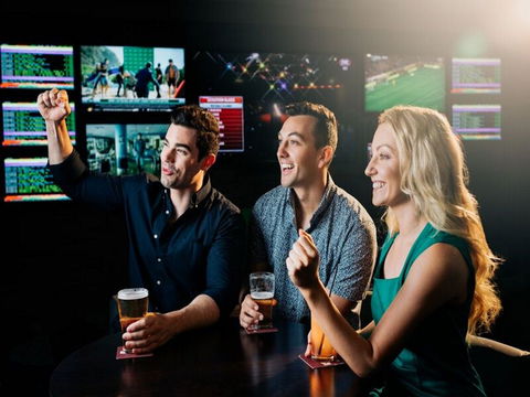 Steelers Leagues Club - Kempsey Accommodation 1